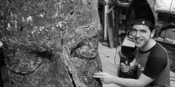 La capital del Turia elige a los creadores de las primeras figuras de su paseo literario y cinematográfico