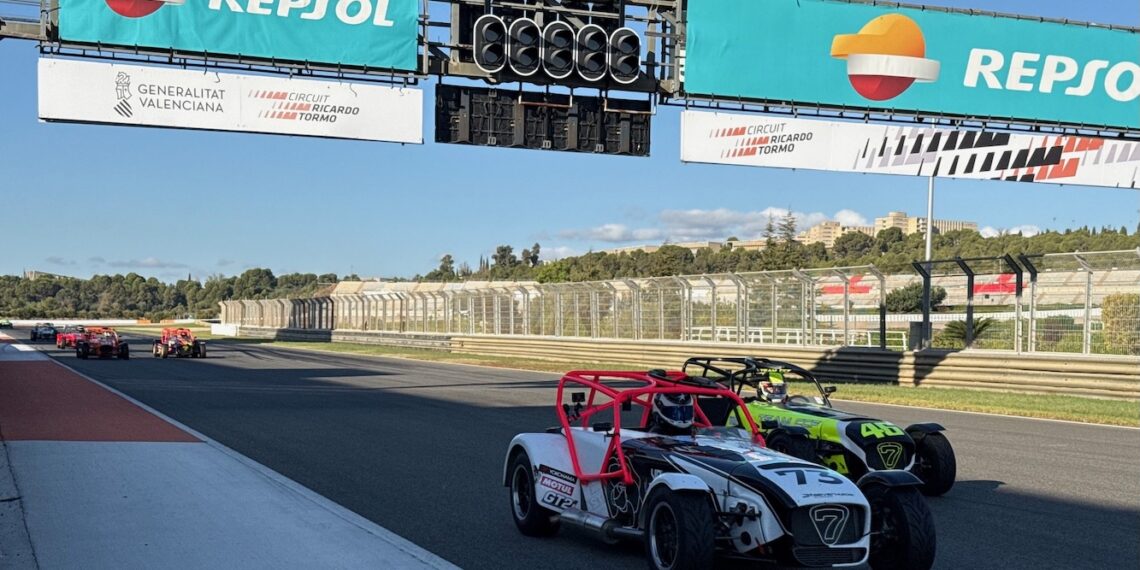 Caterham Motorsport 2025: más de 120 coches Seven, 6 carreras y entrada gratuita