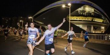 15K Nocturna Valencia 2025: más de 13.000 corredores iluminarán la ciudad