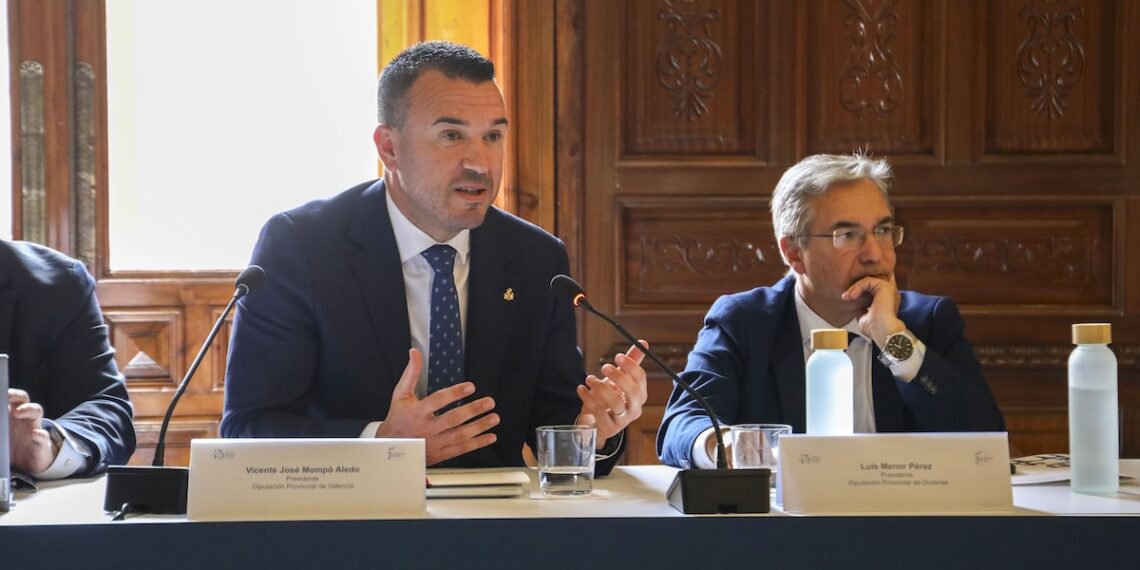 Mompó busca combatir despoblación, gestión forestal y fauna cinegética para 200 municipios