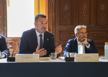 Mompó busca combatir despoblación, gestión forestal y fauna cinegética para 200 municipios