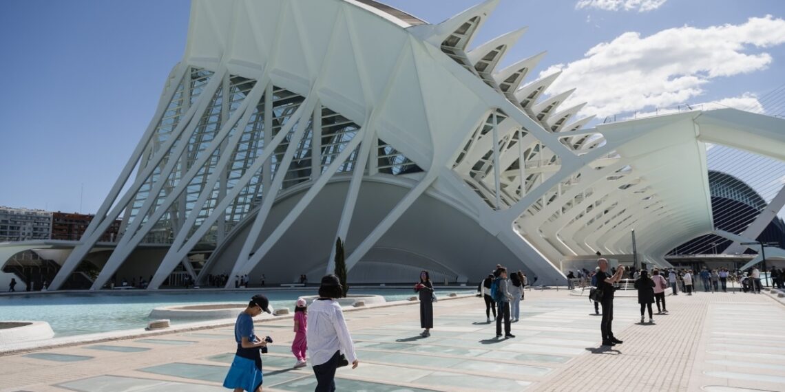 ¡Explora Valencia con un 50 % de descuento en la Ciutat de les Arts!