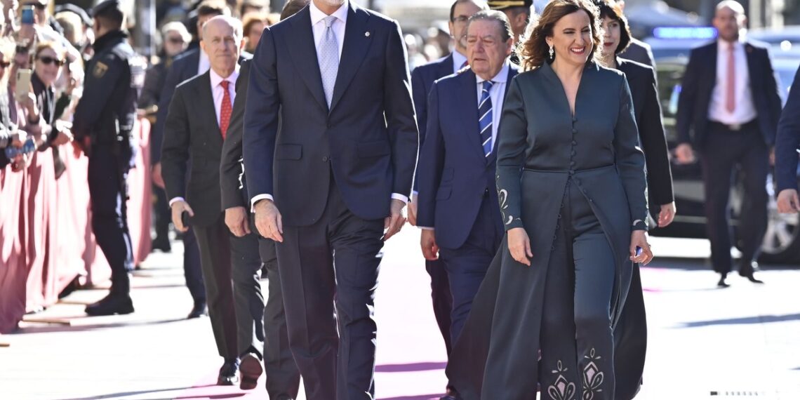 Así fue la visita de Su Majestad el Rey en Valencia: imágenes