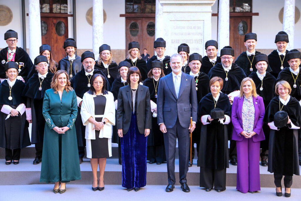 1125 Obertura curs academic universitats 28