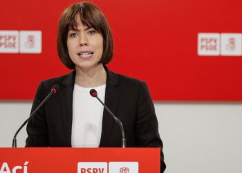 Diana Morant: «El peor president de la historia valenciana se va mintiendo y culpando a los demás”