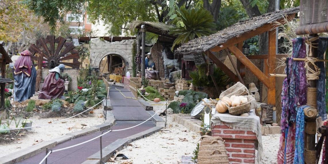Xàtiva lleva su Belén monumental y Playmobil a Valencia