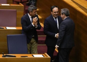 Pérez Llorca es el nuevo president de la Generalitat: 53 votos a favor y un año y medio por delante para «reconstruir puentes»