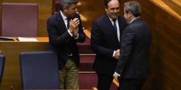 Pérez Llorca es el nuevo president de la Generalitat: 53 votos a favor y un año y medio por delante para «reconstruir puentes»