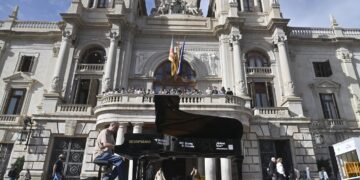 8 pianos de cola esperan tu música en el corazón de Valencia