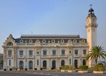 Valencia transforma su Marina: torre de 100m y nuevos jardines junto al puerto