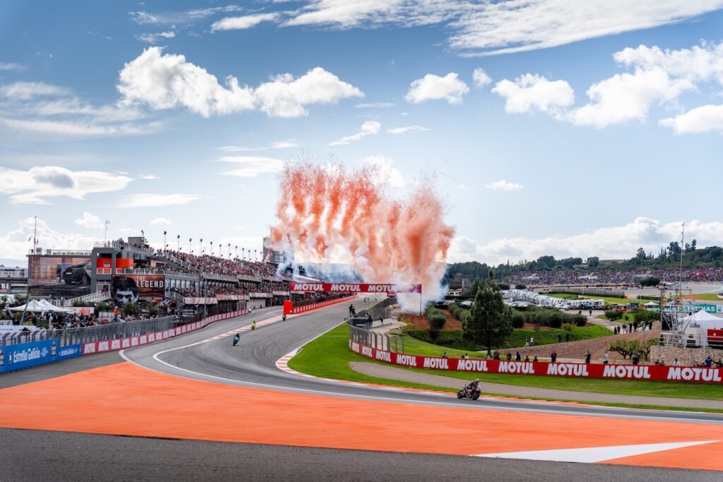 motogp valencia cheste circuit ricardo tormo