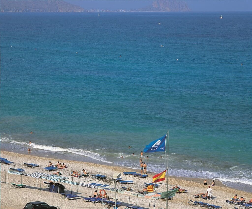 bandera azul playa valencia