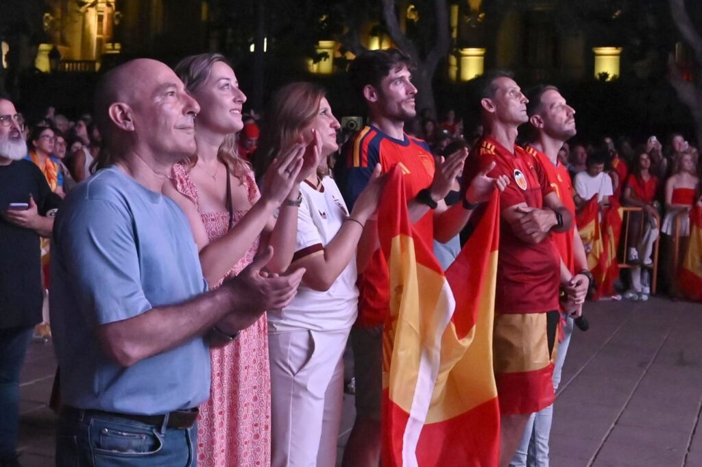 0719 Final Mundial Futbol 2026 Placa Ajuntament 26