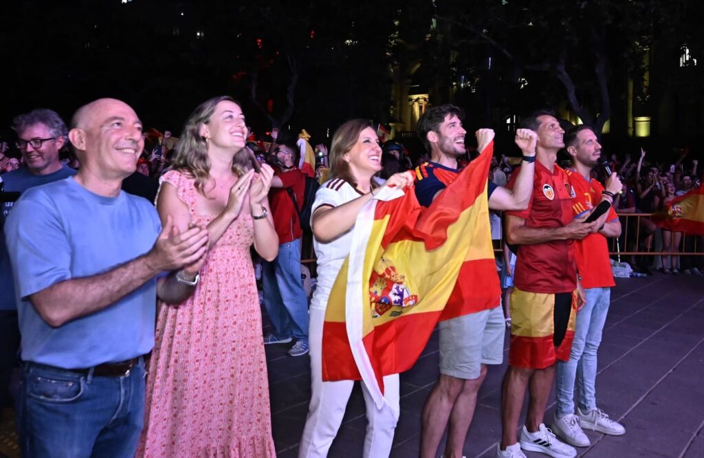 0719 Final Mundial Futbol 2026 Placa Ajuntament 27