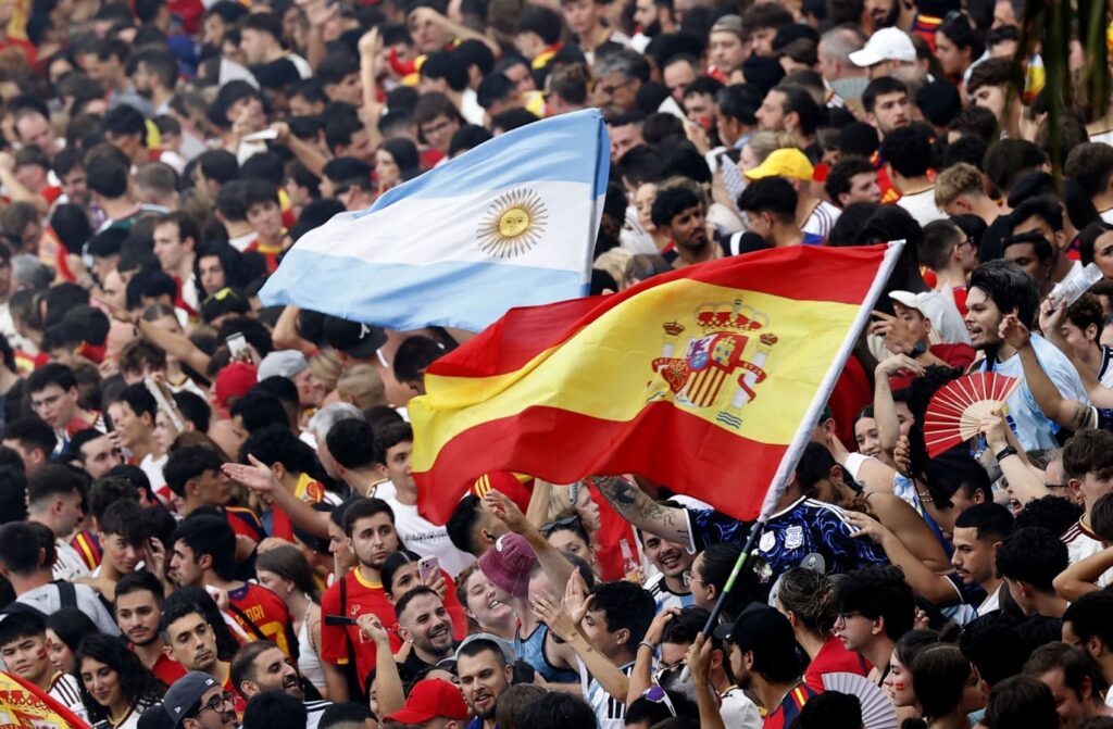 0719 Final Mundial Futbol 2026 Placa Ajuntament 3