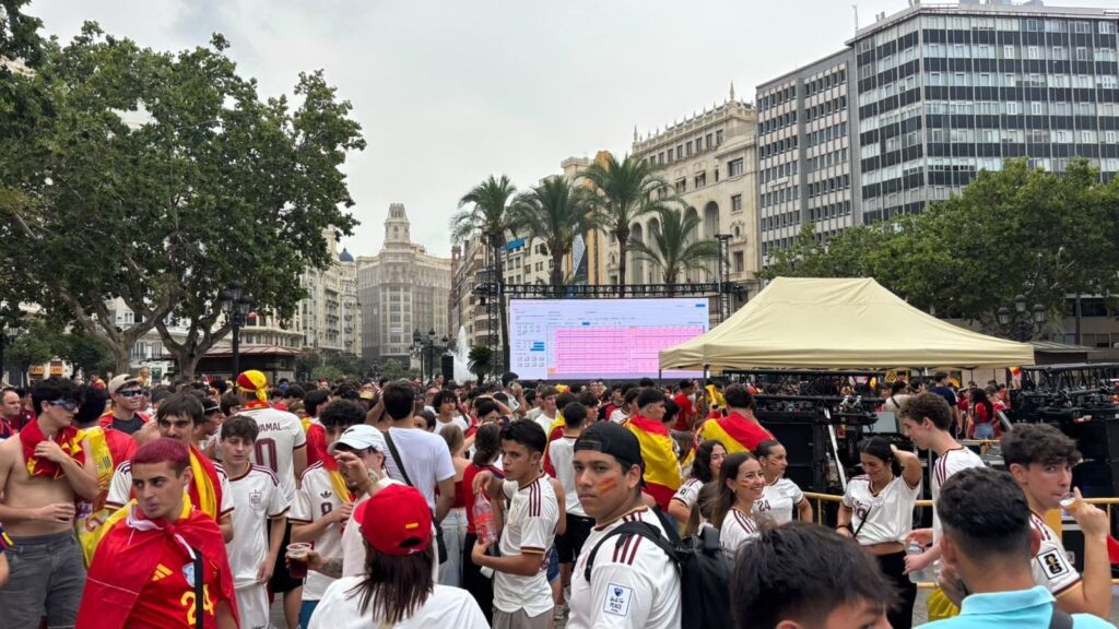 0719 Final Mundial Futbol 2026 Placa Ajuntament 35